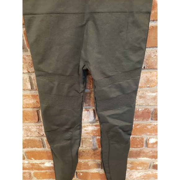 Belly Bandit Mother Tucker compression stretch maternity leggings. - Picture 5 of 6